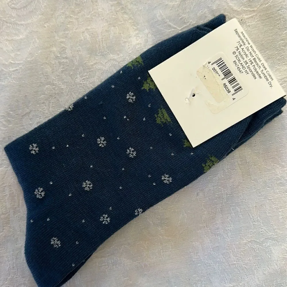 Davco Womens Holiday Christmas Sox 9-11 Snowflakes Skiing